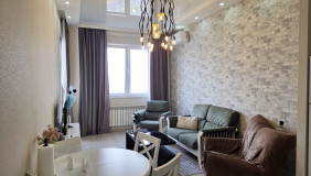 იყიდება 2 ოთახიანი  ბინა საბურთალოზე