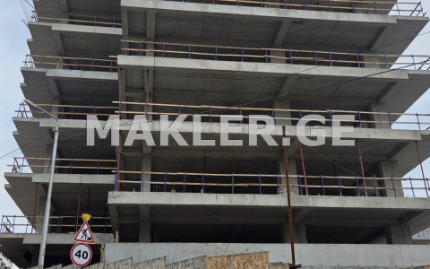  იყიდება მშენებარე ბინა ვაშლიჯვარში  მ. მაჭავარიანის ქუჩაზე 