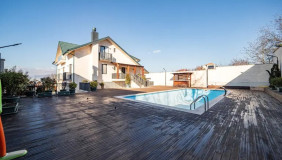 For Sale or For Rent 580 m² space Private House in Saguramo