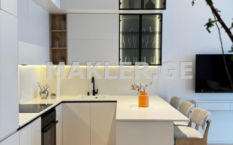  ქირავდება 3 ოთახიანი  ბინა ლისის ტბაზე  ცაცხვების ქუჩაზე 