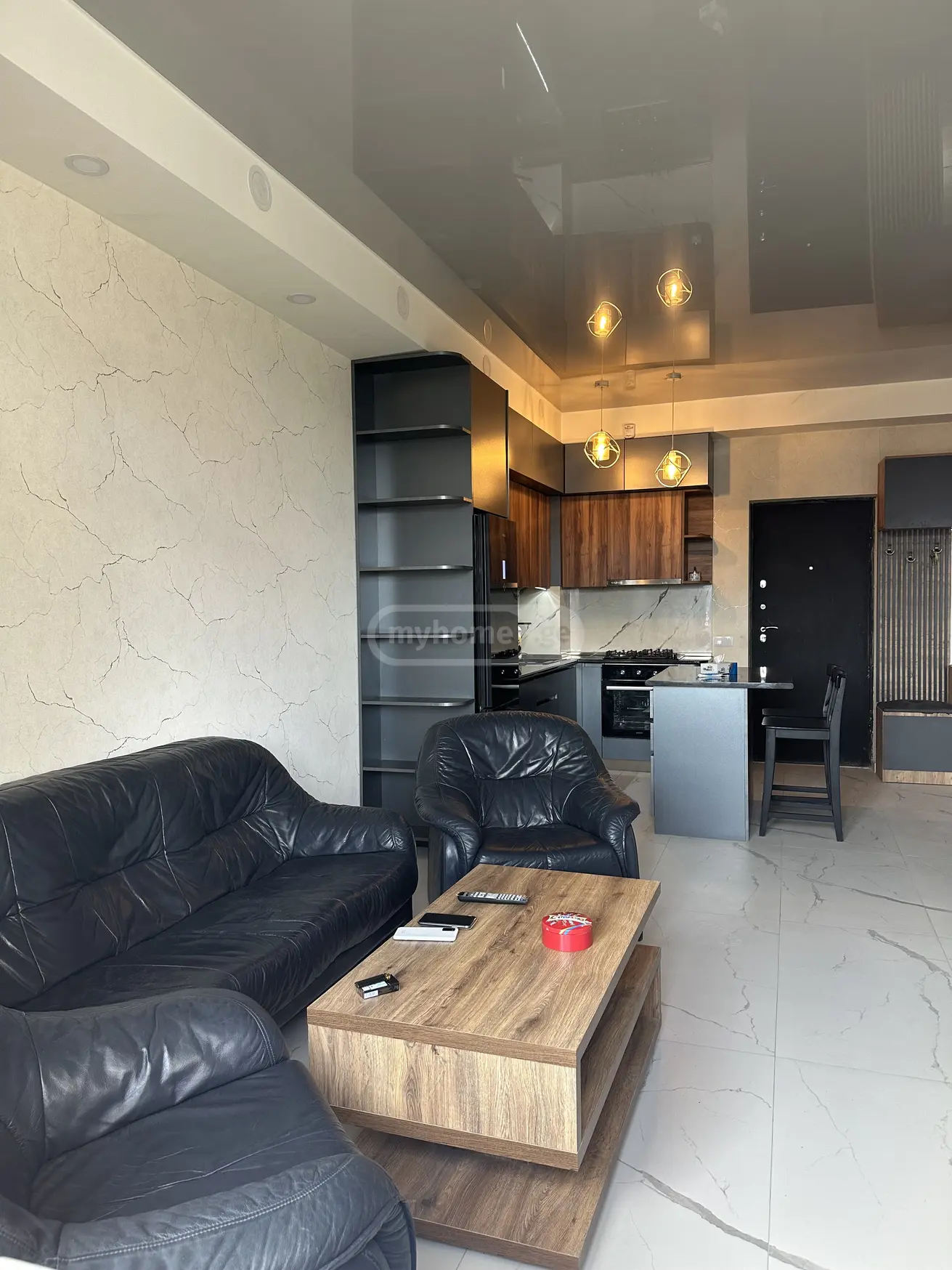 იყიდება 2 ოთახიანი  ბინა ნუცუბიძის პლატოზე