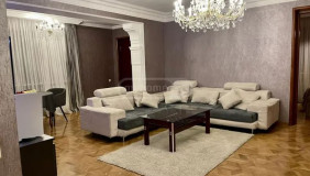 იყიდება 4 ოთახიანი  ბინა ორთაჭალაში