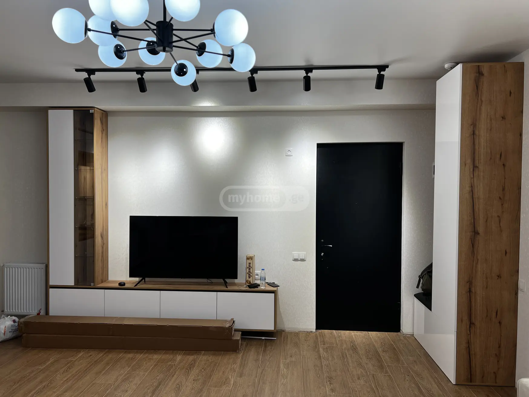 იყიდება 3 ოთახიანი  ბინა ისანში