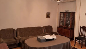 იყიდება 3 ოთახიანი  ბინა საბურთალოზე