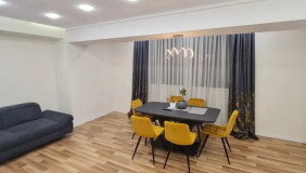 იყიდება 2 ოთახიანი  ბინა საბურთალოზე