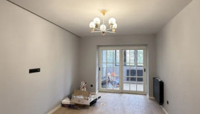 იყიდება 2 ოთახიანი  ბინა საბურთალოზე