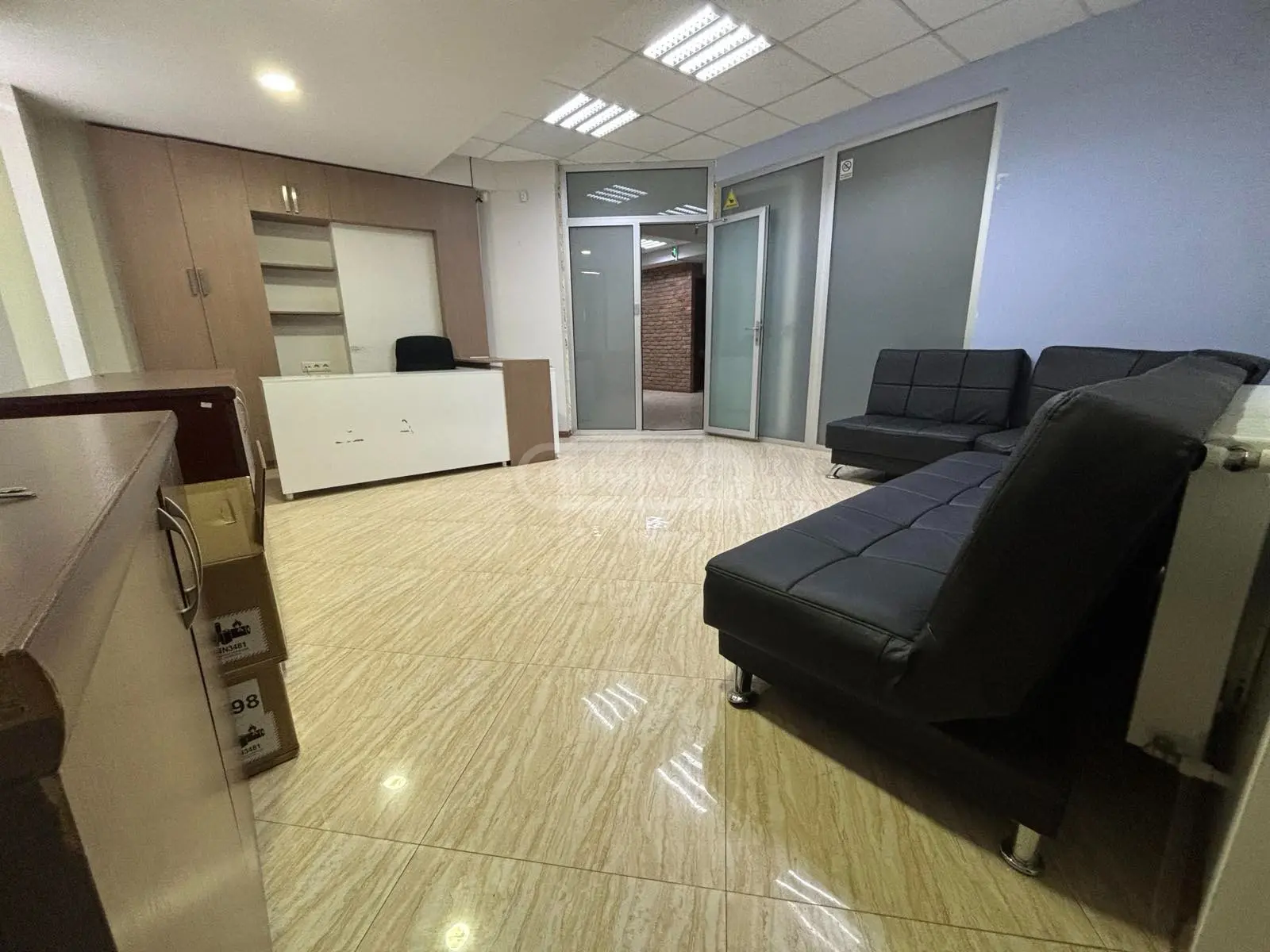 Сдаётся 276 m² площадь Офис в Сабуртало