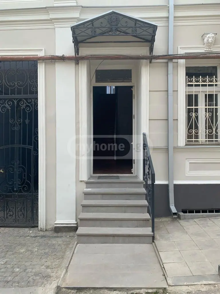 For Sale 2 room  Apartment in Sololaki dist. (Old Tbilisi)