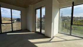 Продается 4 комнатная  Квартира на Озере Лиси