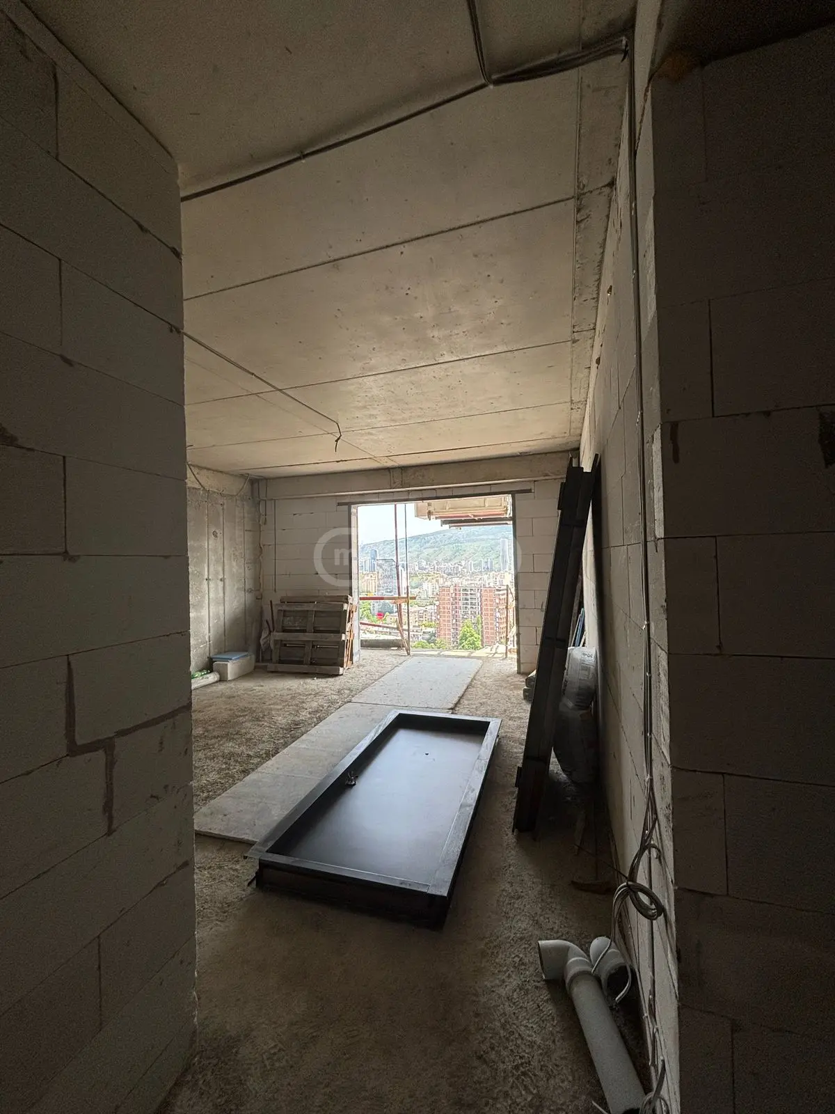 იყიდება 3 ოთახიანი  ბინა ნავთლუღში