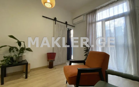  Продается 3 комнатная  Квартира на Плато Нуцебидзе  на ул. Б.Жгенти 