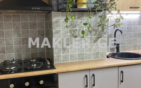  Продается 3 комнатная  Квартира на Плато Нуцебидзе  на ул. Б.Жгенти 