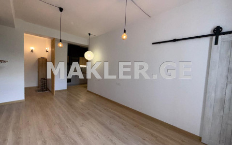  للبيع 3 room  الشقة في هضبة نوتسوبيدزه  in B.Zhgenti st. 