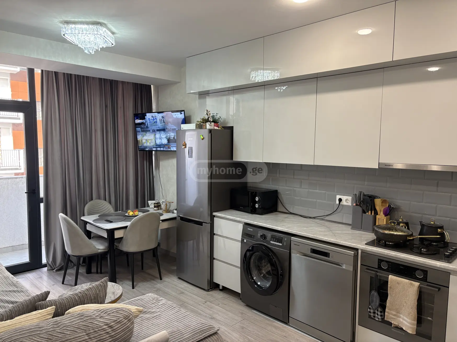 იყიდება 3 ოთახიანი  ბინა ისანში