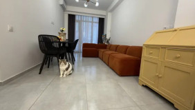 იყიდება 3 ოთახიანი  ბინა საბურთალოზე