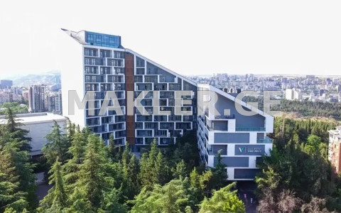  Продается 4 комнатная  Квартира в Ваке  на пр. И. Чавчавадзе 