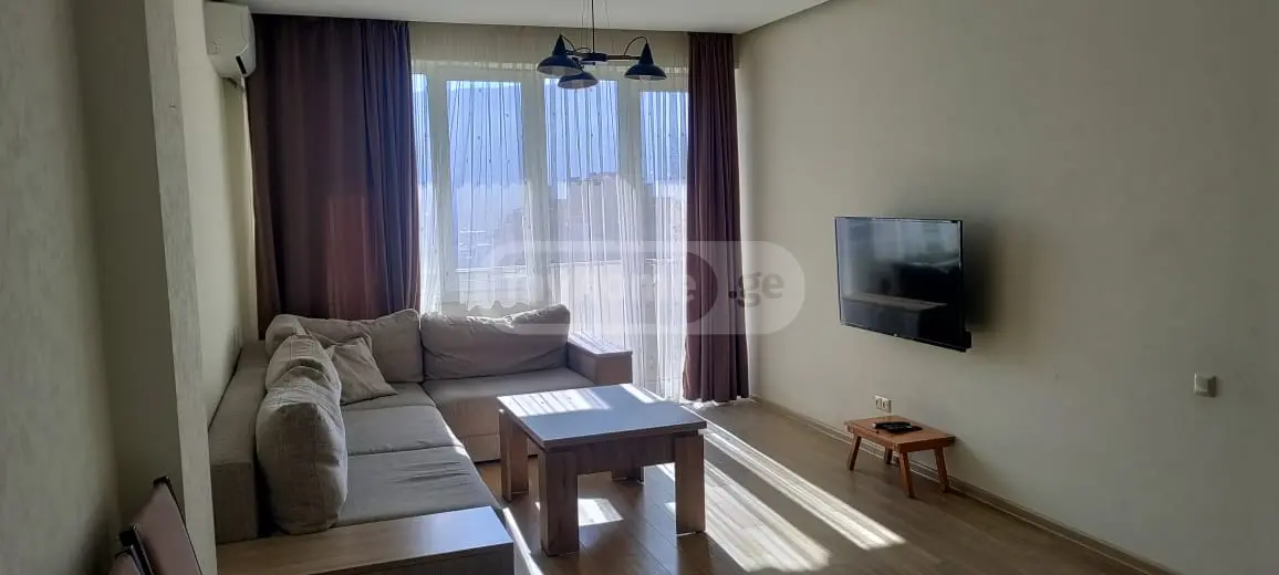 იყიდება 2 ოთახიანი  ბინა საბურთალოზე