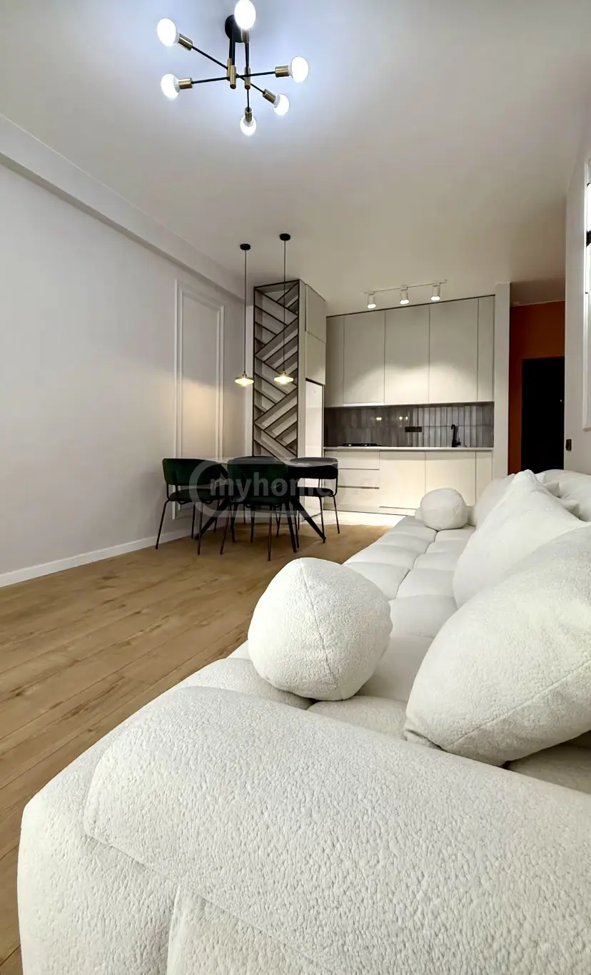 Продается 2 комнатная  Квартира на Озере Лиси