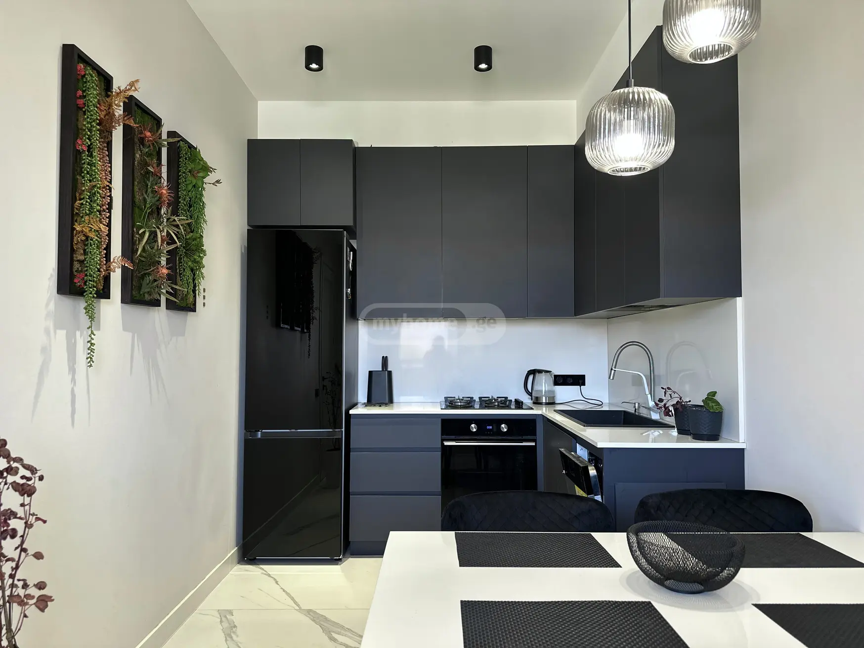  ქირავდება 4 ოთახიანი  ბინა ლისის ტბაზე