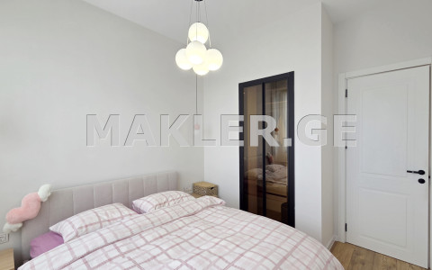  იყიდება 2 ოთახიანი  ბინა ნუცუბიძის პლატოზე  V პლატო 