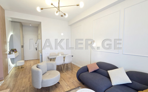  იყიდება 2 ოთახიანი  ბინა ნუცუბიძის პლატოზე  V პლატო 