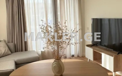  იყიდება 2 ოთახიანი  ბინა საბურთალოზე  უნივერსიტეტის ქუჩაზე 