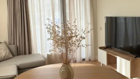 იყიდება 2 ოთახიანი  ბინა საბურთალოზე