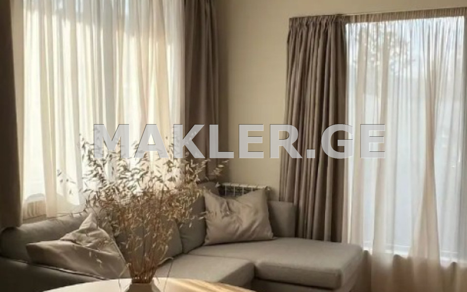  იყიდება 2 ოთახიანი  ბინა საბურთალოზე  უნივერსიტეტის ქუჩაზე 