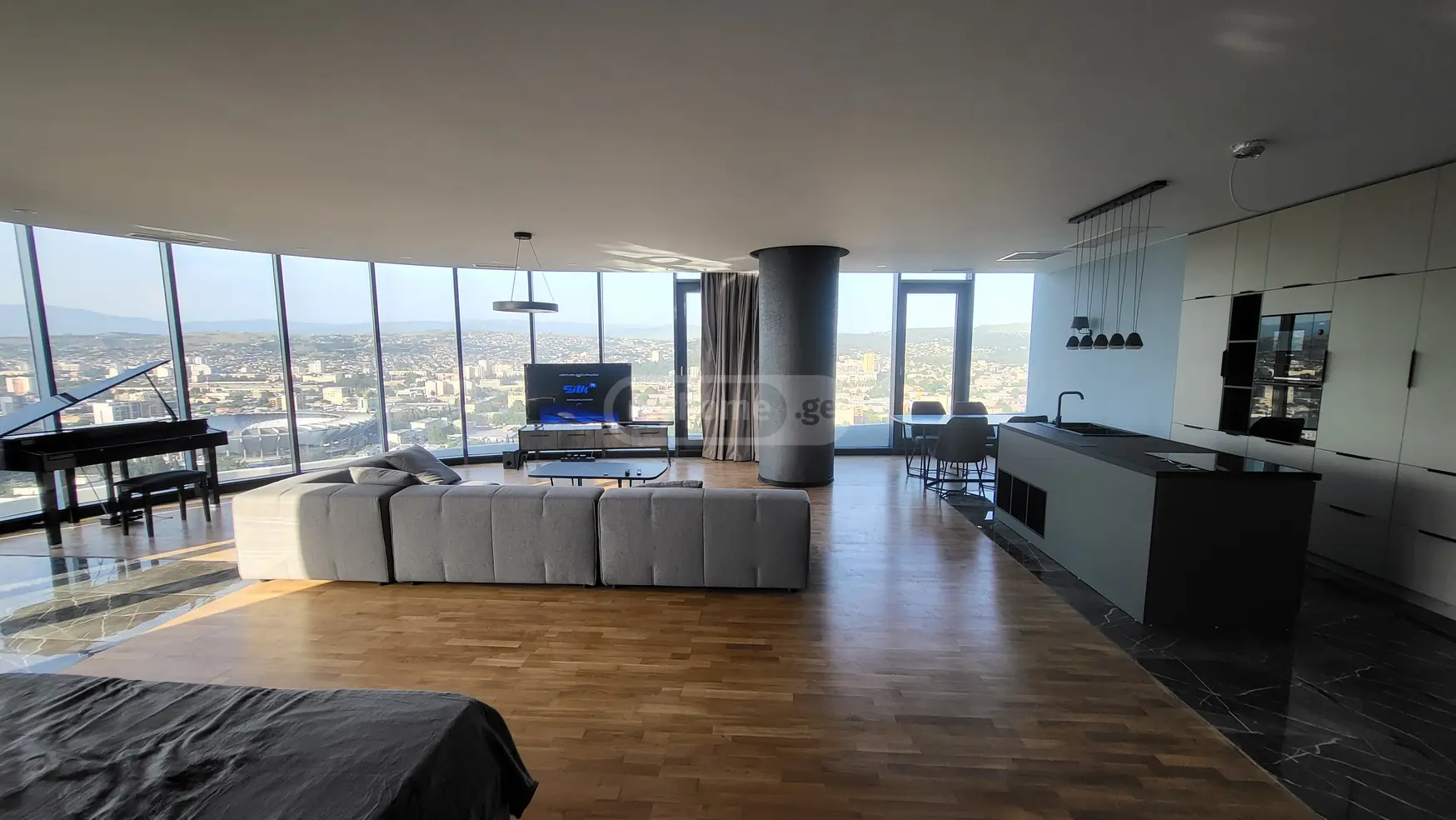 ქირავდება 2 ოთახიანი  ბინა საბურთალოზე