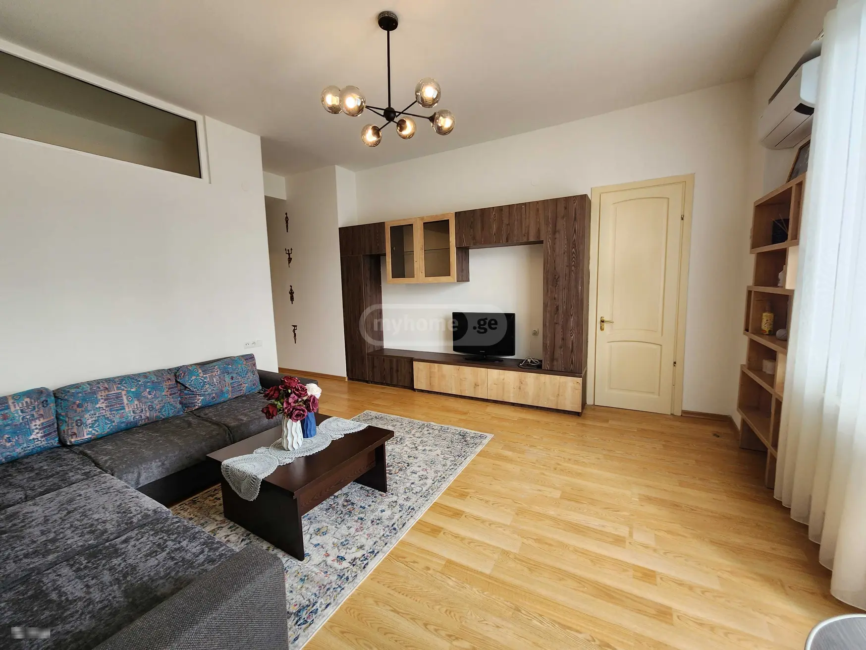 იყიდება 3 ოთახიანი  ბინა ნავთლუღში