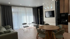 იყიდება 3 ოთახიანი  ბინა საბურთალოზე