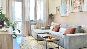 იყიდება 2 ოთახიანი  ბინა საბურთალოზე