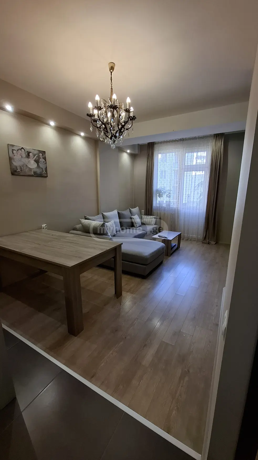 Продается 2 комнатная  Квартира в Ваке