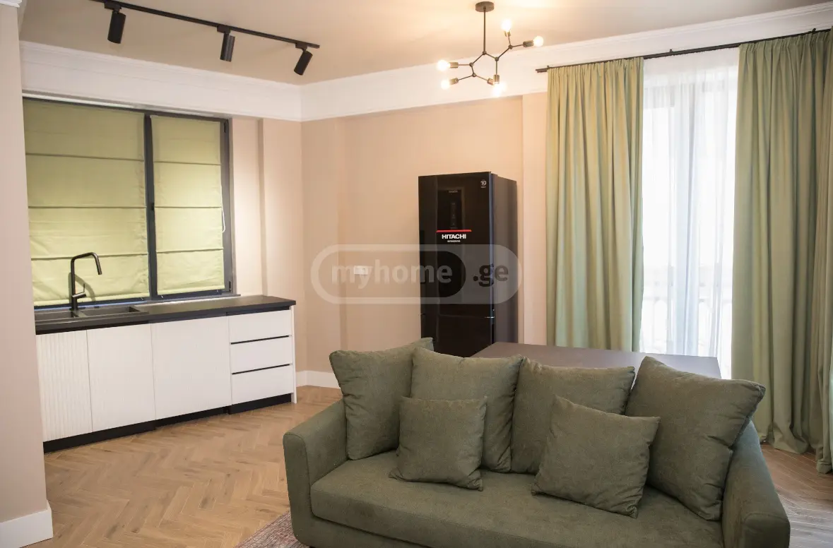 ქირავდება 2 ოთახიანი  ბინა მთაწმინდაზე (ძველ თბილისში)