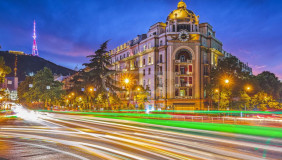 Сдаётся 4 комнатная  Квартира на Мтацминда  (Старый Тбилиси)