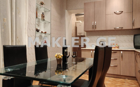  For Rent 4 room  Apartment in Mtatsminda dist. (Old Tbilisi)  in Baratashvili st. 