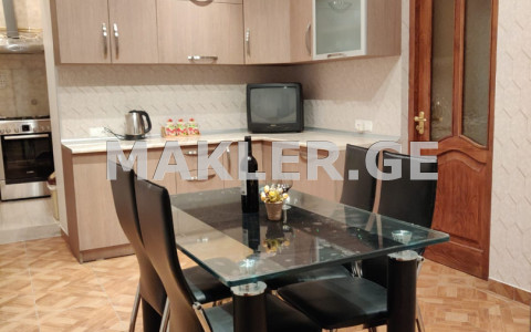  For Rent 4 room  Apartment in Mtatsminda dist. (Old Tbilisi)  in Baratashvili st. 