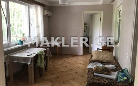  იყიდება 5 ოთახიანი  ბინა ნუცუბიძის პლატოზე  ბ.ჟღენტის ქუჩაზე 