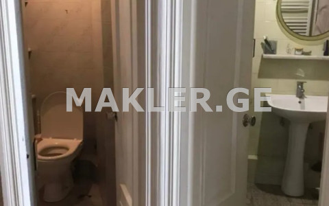  იყიდება 5 ოთახიანი  ბინა ნუცუბიძის პლატოზე  ბ.ჟღენტის ქუჩაზე 