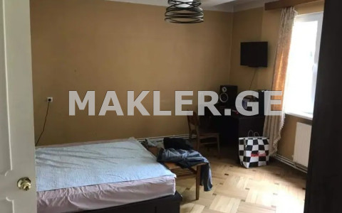  იყიდება 5 ოთახიანი  ბინა ნუცუბიძის პლატოზე  ბ.ჟღენტის ქუჩაზე 