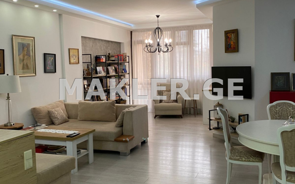  Продается 2 комнатная  Квартира в Сабуртало  на ул. С. Цинцадзе 