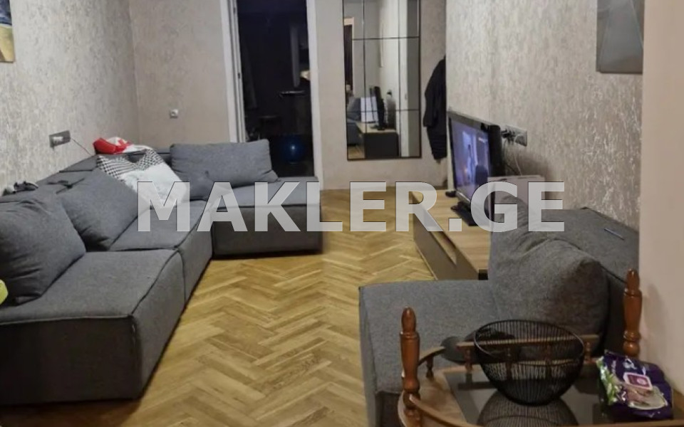  იყიდება 3 ოთახიანი  ბინა საბურთალოზე  ვაჟა-ფშაველას გამზირზე 