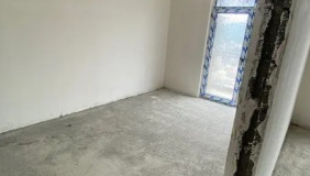 იყიდება 2 ოთახიანი  ბინა ვაკეში