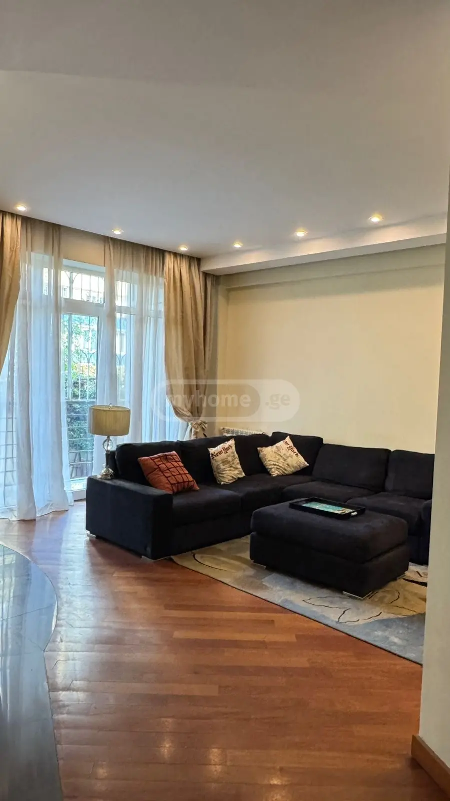  ქირავდება 2 ოთახიანი  ბინა საბურთალოზე  ვაჟა-ფშაველას გამზირზე 