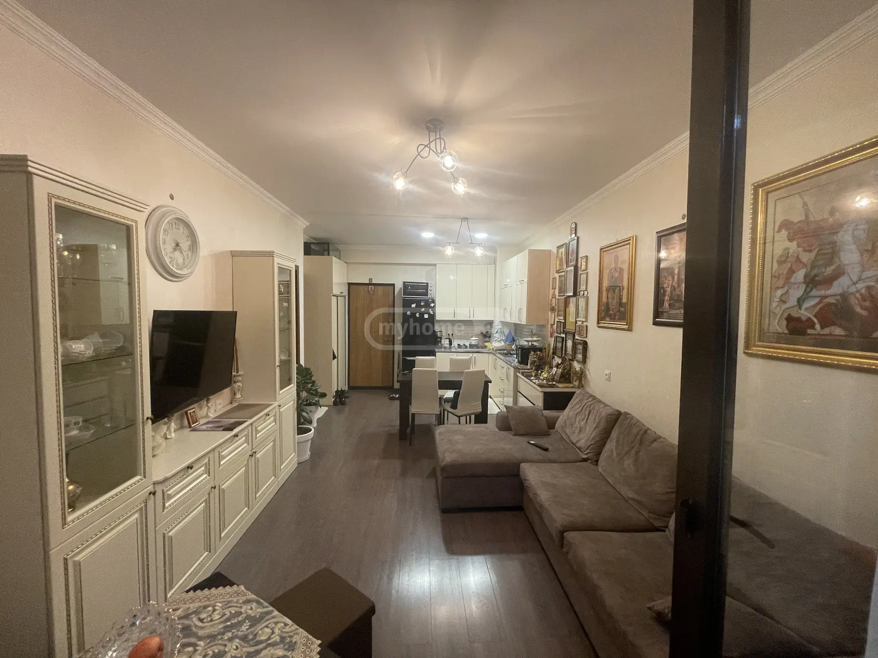  ქირავდება 2 ოთახიანი  ბინა საბურთალოზე  ბოჭორიშვილის ქუჩაზე 