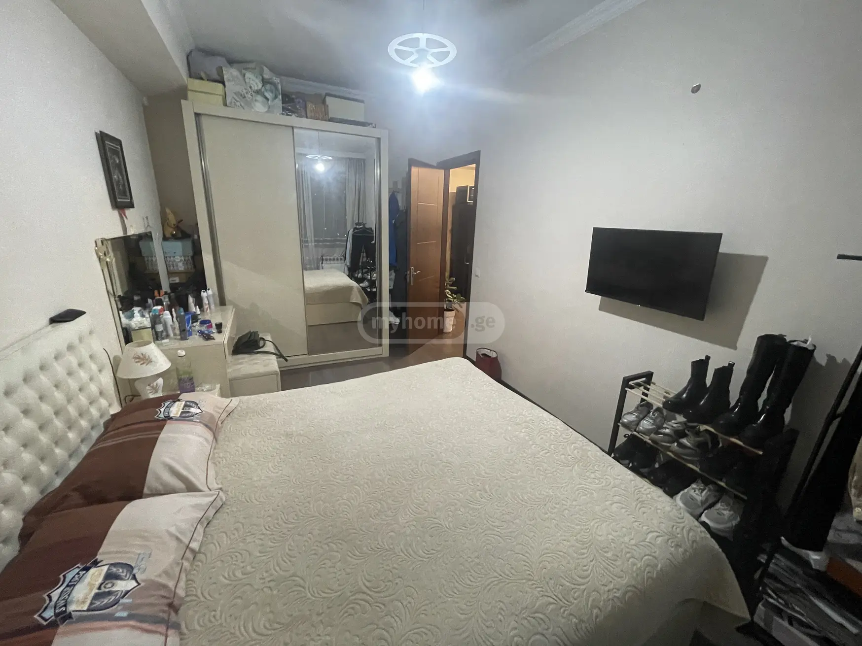  ქირავდება 2 ოთახიანი  ბინა საბურთალოზე  ბოჭორიშვილის ქუჩაზე 