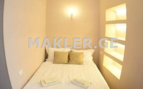  Satılık 2   Daire in Sololaki dist. (Old Tbilisi)  in L. Asatiani st. 