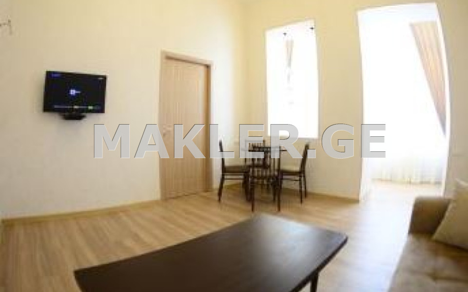  Satılık 2   Daire in Sololaki dist. (Old Tbilisi)  in L. Asatiani st. 