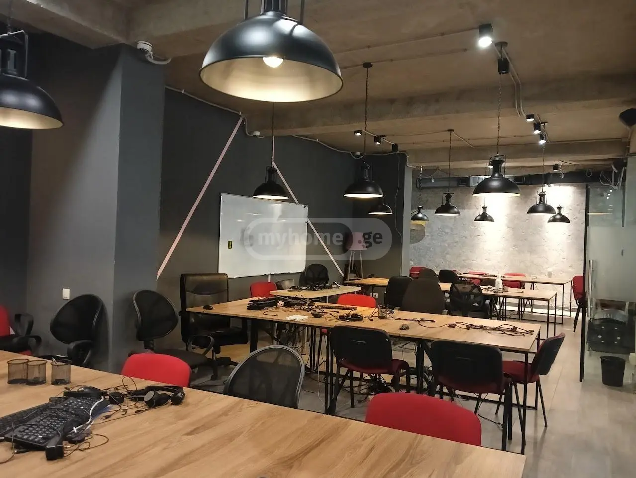  Kiralık 230 m²  İşyeri in Bagebi dist.  ზურაბ საკანდელიძის ქუჩაზე 