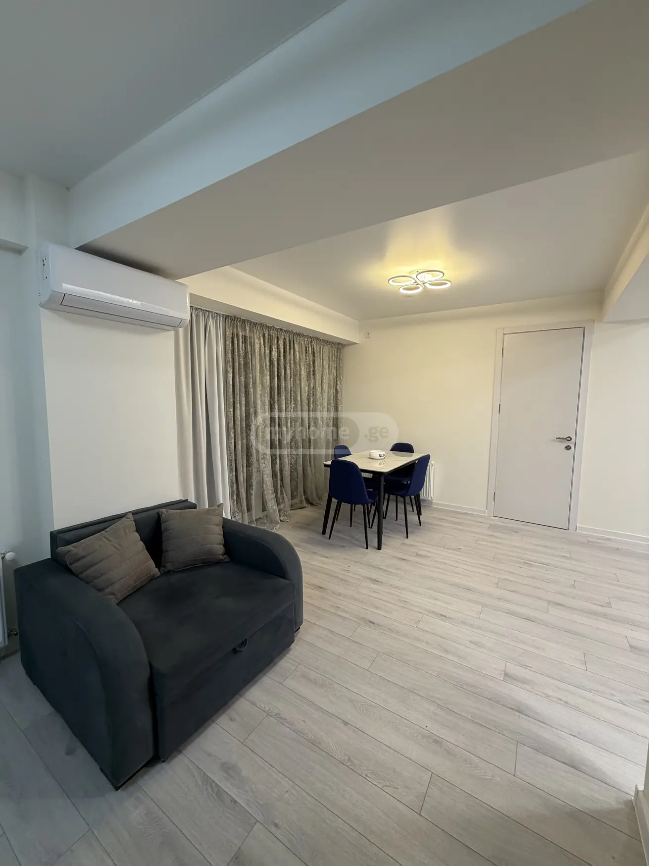  ქირავდება 2 ოთახიანი  ბინა ვაკეში  შატბერაშვილის ხევში 